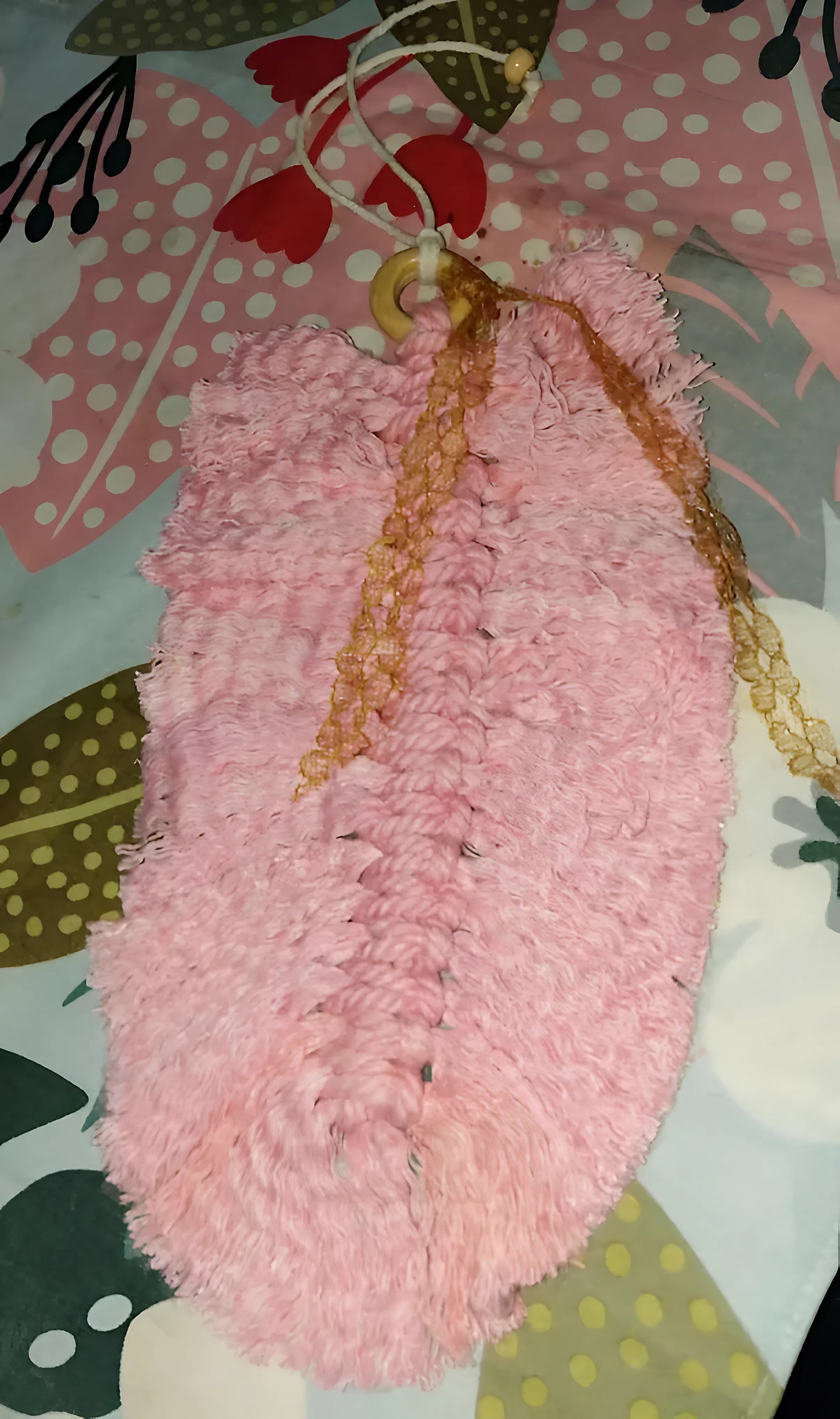 Natural cotton macrame feather leaf with wooden beads, hanging décor 12 × 15 cm.