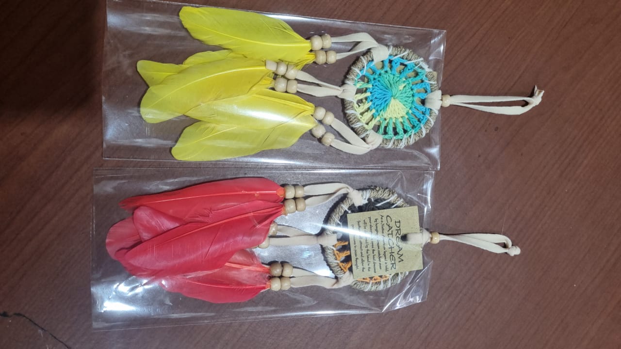 Mini handmade dreamcatcher with cotton thread, agel fiber, colorful feathers, and wood beads – 6cm rustic boho wall or car décor