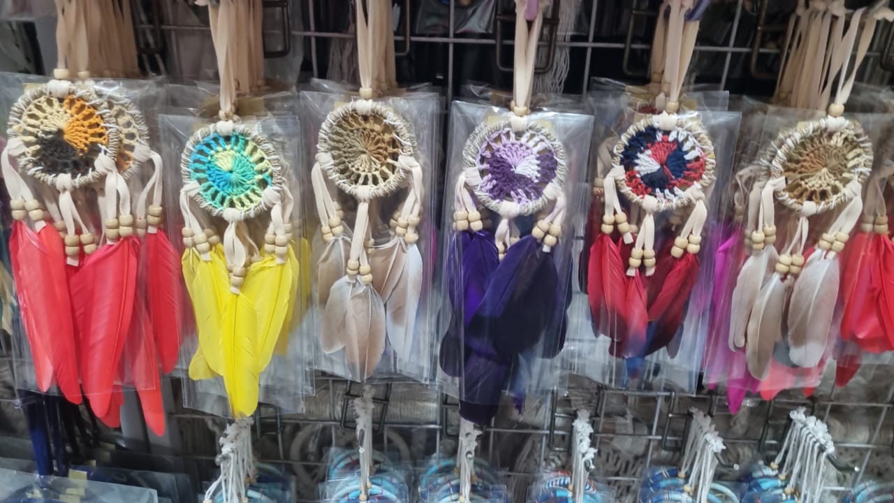 Mini handmade dreamcatcher with cotton thread, agel fiber, colorful feathers, and wood beads – 6cm rustic boho wall or car décor