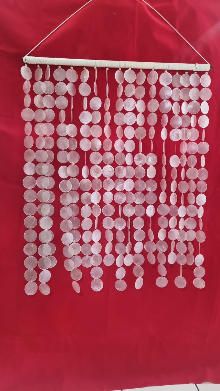 Coastal-style handmade capiz shell wall hanging, 70x100cm (27.5"x39.3"), natural shells on wooden rod for home and event décor