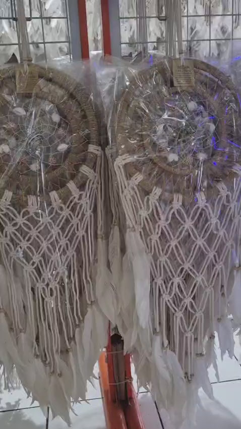 Large boho dreamcatcher with agel wrapped hoop, macrame knots, white feathers, and sea shell decor – 25cm handmade coastal wall hanging


